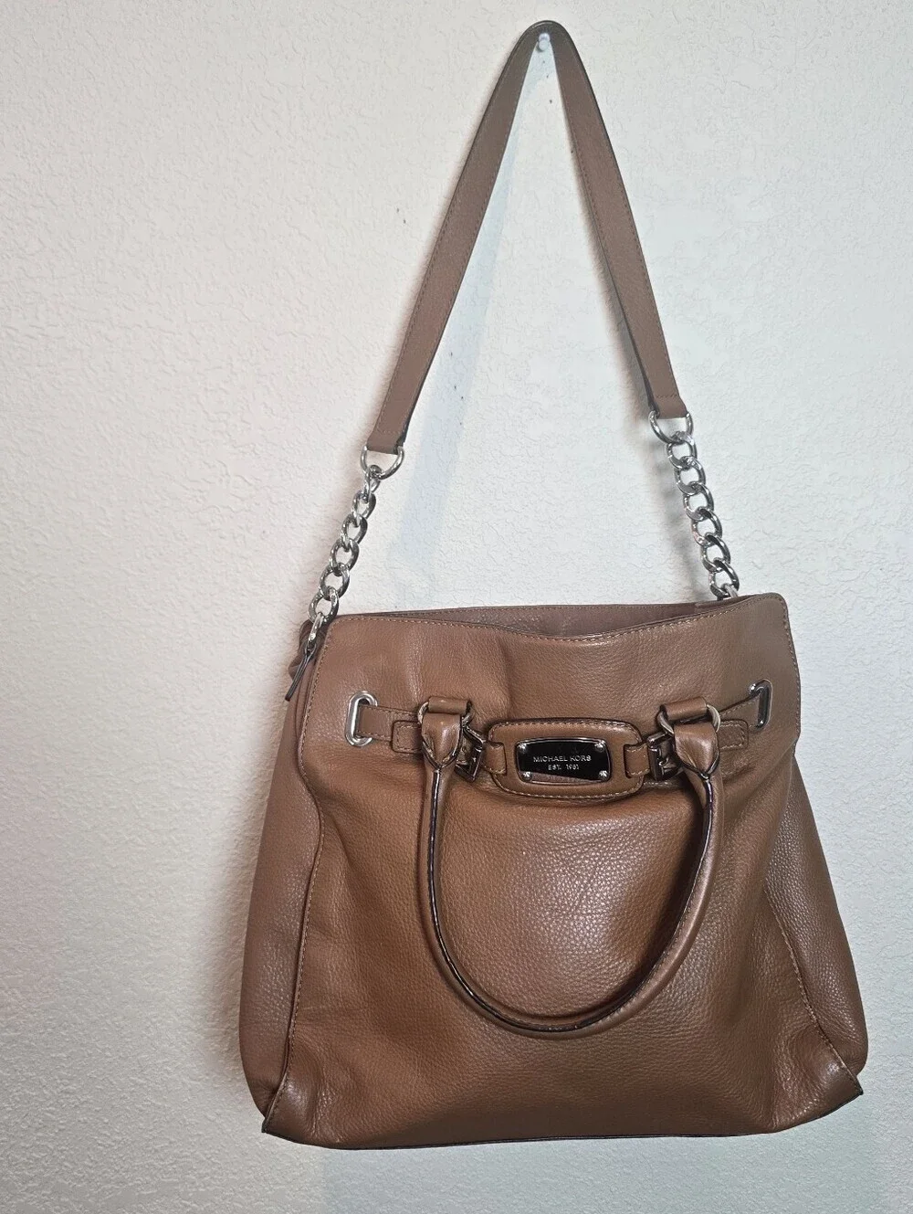 MICHAEL KORS Tan Leather Satchel with Gold Hardware